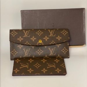 Louis Vuitton wallet set